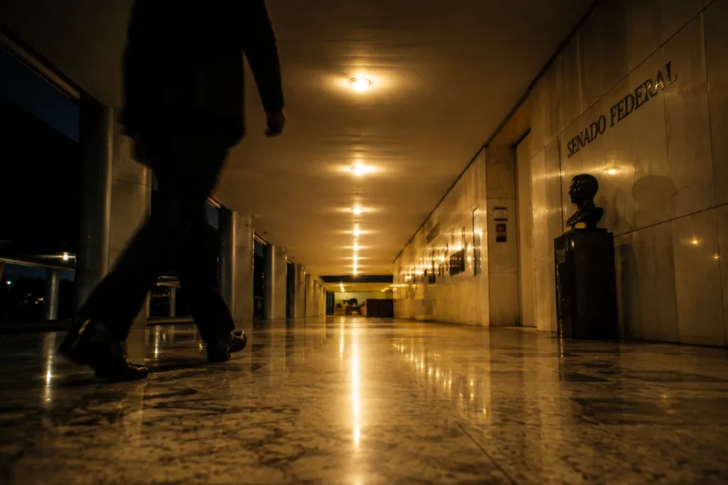 Senado acelera votações sobre fim da escala 6×1 e marco dos minerais críticos