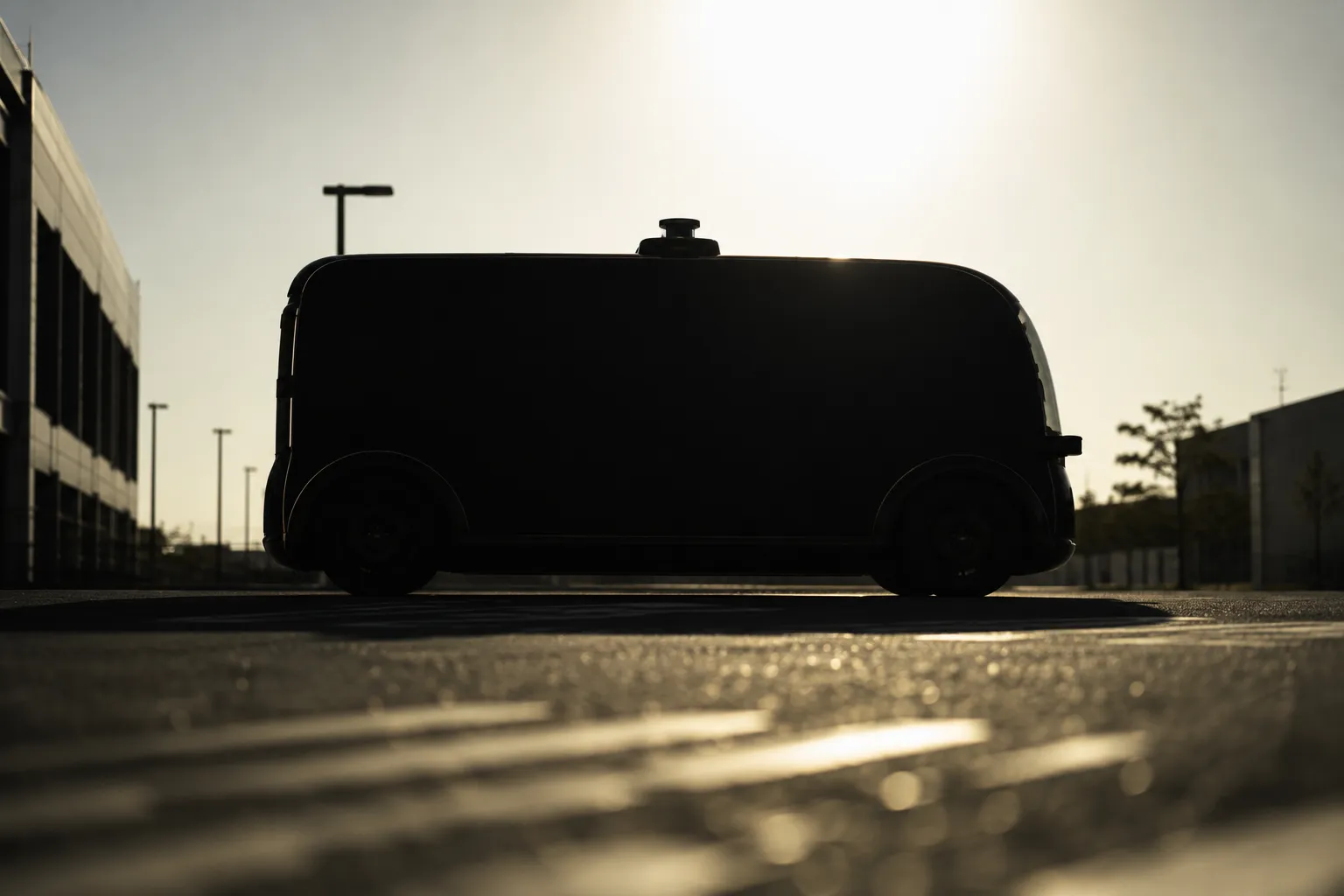 China avança na automação da última milha com robôs-vans sem motorista