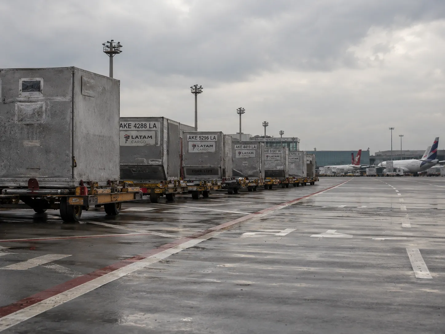 Demanda por carga aérea cresce 8,5% no mundo e supera comércio internacional