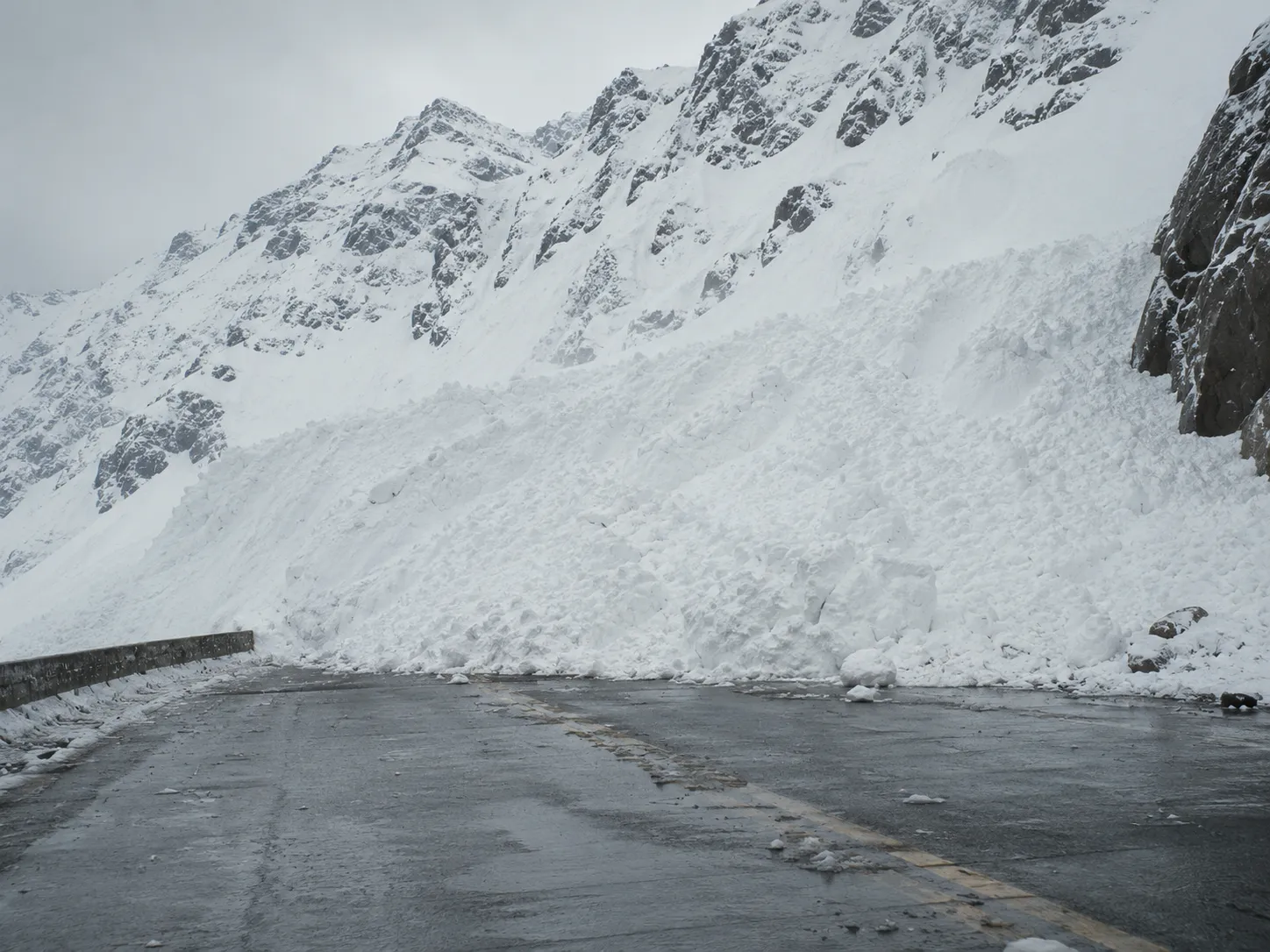 Bloqueio nos Andes trava mais de 2 mil caminhões e segue sem previsão de reabertura