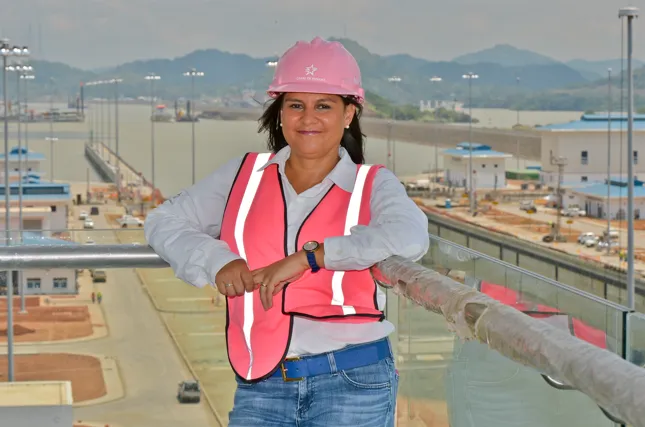 Canal do Panamá tem primeira mulher no comando em 112 anos de história